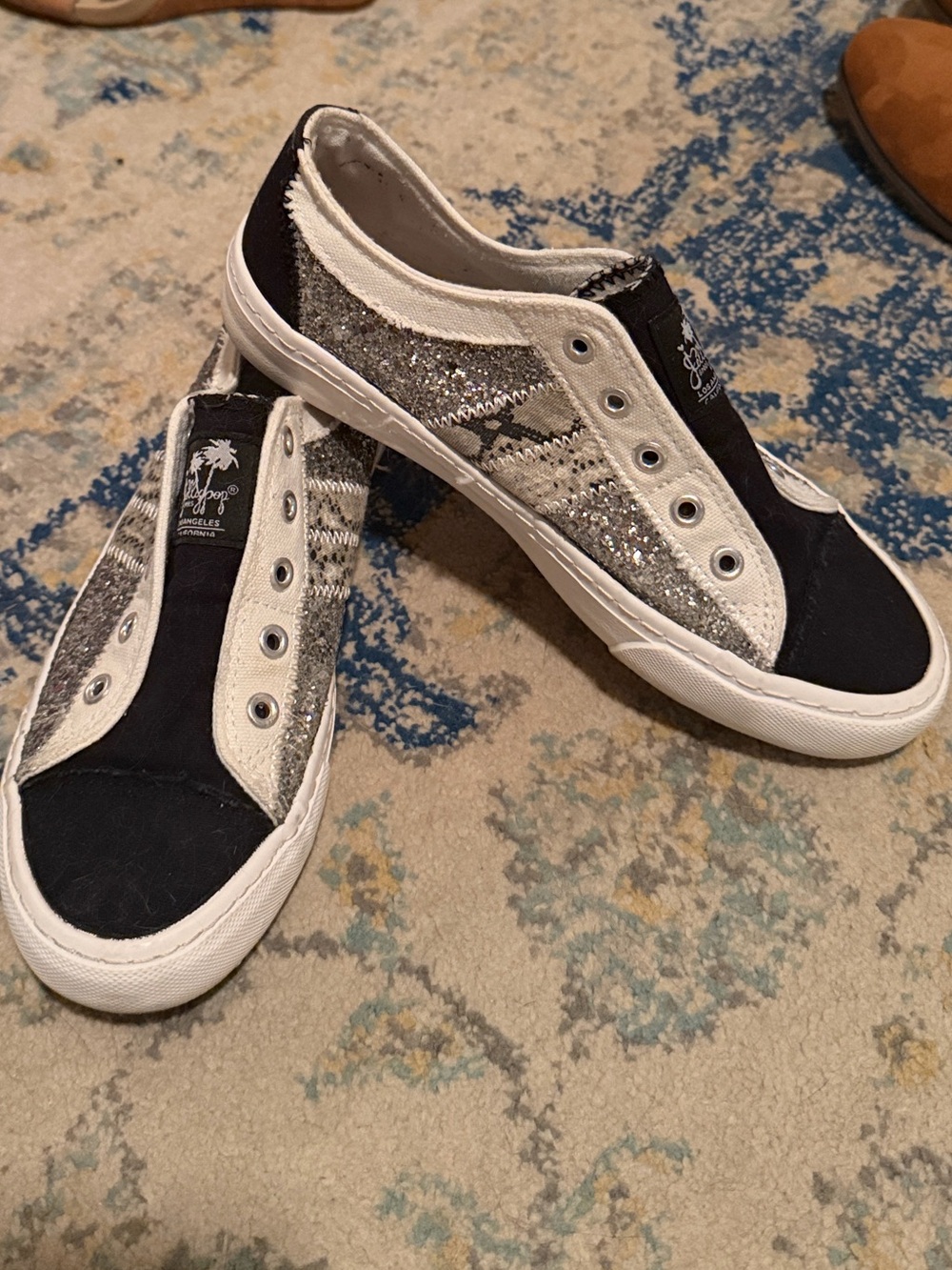Jelly pop Casual Slip-On Women's Sneakers in Black and White size 7